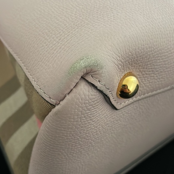 100% authentic Burberry Banner Bag in the shade orchid - Picture 3 of 15